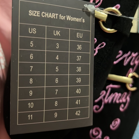 NWT MUSSHOE Merry Christmas Slip On Mules for Women Flats Black/Pink - Picture 3 of 14